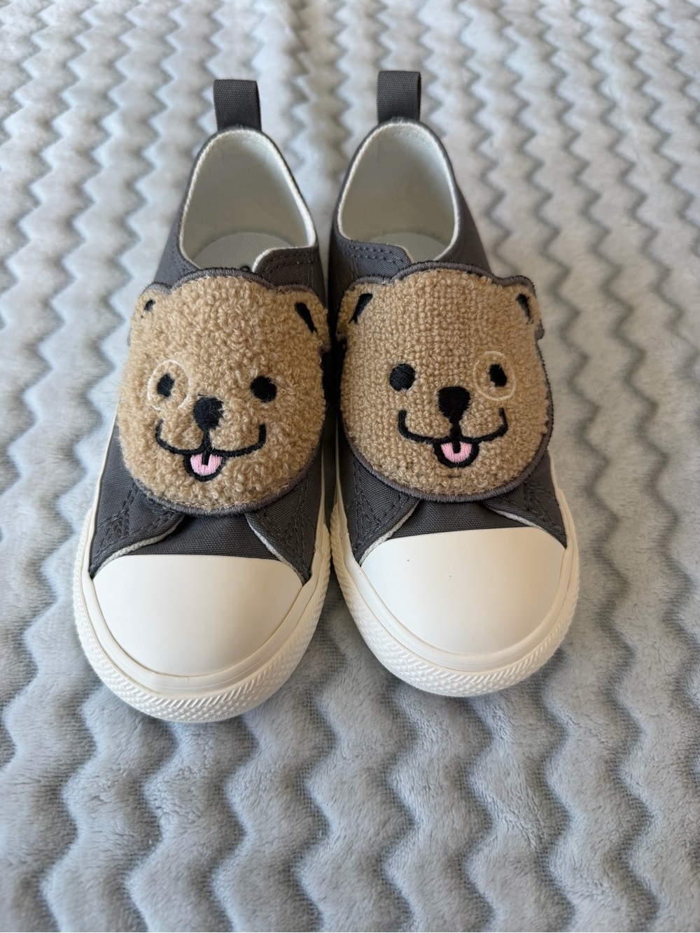 Kids Gray Slip-On Converse shoes with Teddy Appliqué